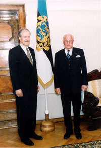 Soome Vabariigi suursaadik Eestis Jaakko-Pekka Blomberg ja president Lennart Meri