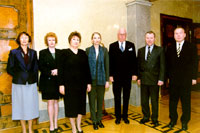 Vasakult: Malle Preimer, Maili Lokk, Evi Kool, Ann Meriluht, president Lennart Meri, Riigikohtu esimees Uno Lõhmus, Ilmar Kikkas