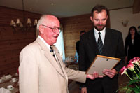 President Lennart Meri andis Veiko Talile Ernst Jaaksoni riigiametniku auhinna (Autor: Arvo Tarmula)