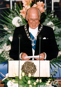 President Lennart Meri Eesti Vabariigi 83. aastapäeval 'Estonia' teatrisaalis