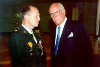 President Lennart Meri and Danish Brigadier General Michael Clemmesen(Photo:Boris Mäemets)