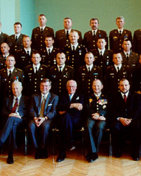 President Lennart Meri with the first graduates of Baltic Defence College (Photo:Boris Mäemets)