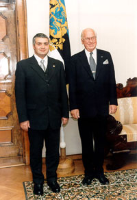Botschafter der Republik Armenien in Estland Ashot Hovakimiani und Präsident Lennart Meri